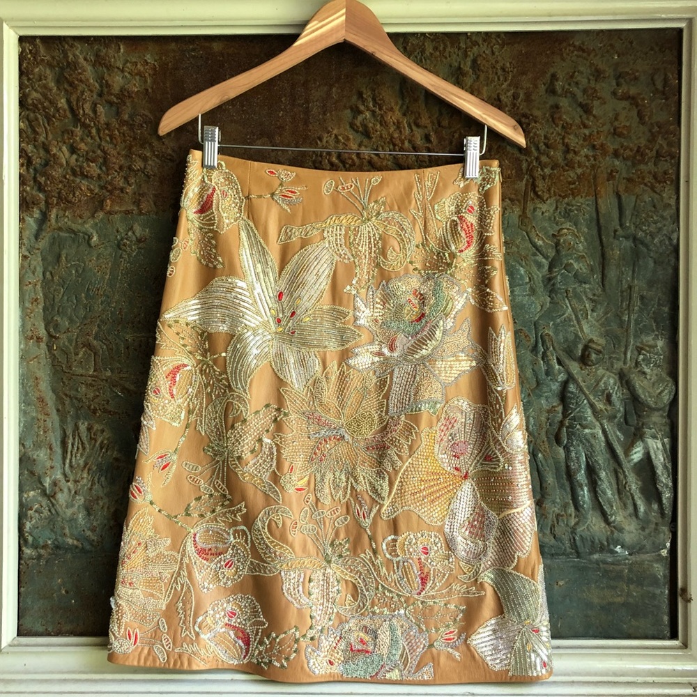 ⭐️🆕[Carolina Herrera]Beaded Floral Leather Skirt